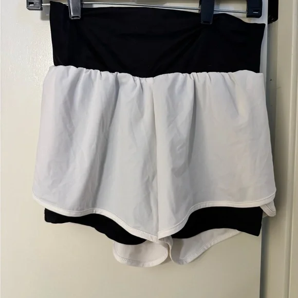 ZYIA Black and White Women's Skorts - Picture 1 of 4